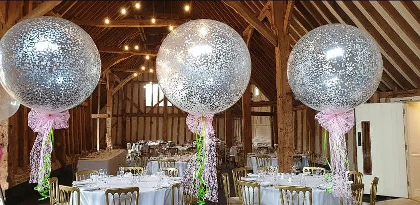 Choosing the Right Balloons for a Wedding